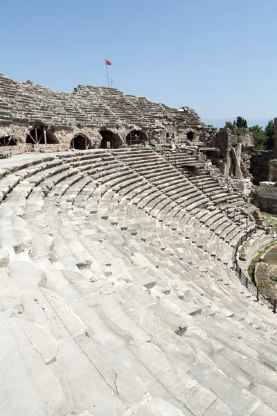 As ruínas do antigo anfiteatro romano em Side. Turquia — Fotografia de Stock