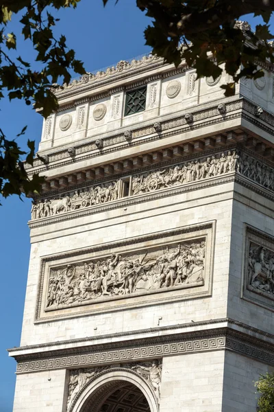 Триумфальная арка в Париже - Франция — стоковое фото