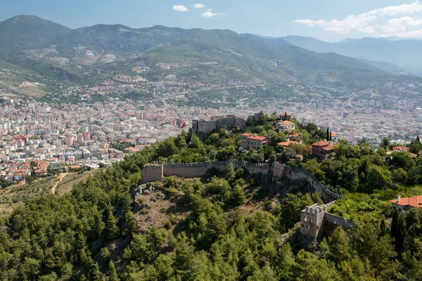 Alanya - panoramatický pohled na město od hradní vrch — Stock fotografie