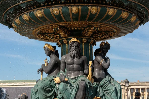 Fontein op de place de la concorde, paris, Frankrijk — Stockfoto