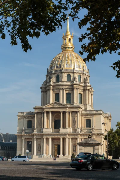 Pohled na dóm des Invalides, pohřebiště Napoleona Bonaparte, Paříž, Francie — Stock fotografie