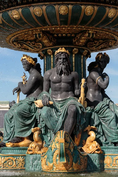 Fontein op de place de la concorde, paris, Frankrijk — Stockfoto