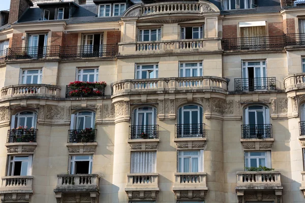 A homlokzat a ház, a Pantheon Square, Párizs, Franciaország — Stock Fotó