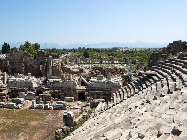 The ruins of  ancient Roman amphitheatre in Side. Turkey — Stock Photo, Image