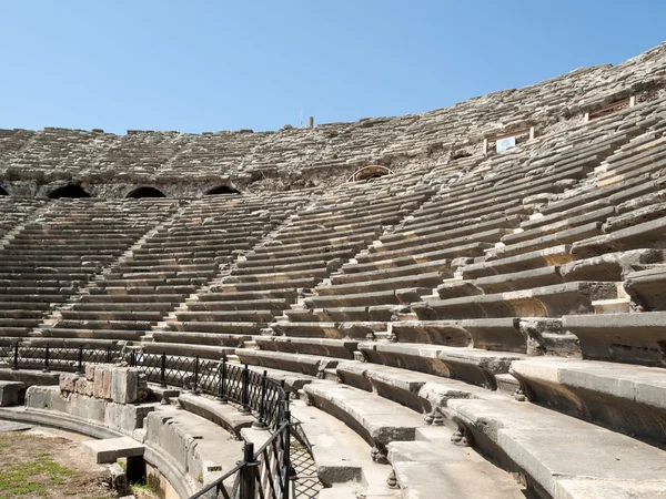 Les ruines de l'ancien amphithéâtre romain de Side. Turquie — Photo