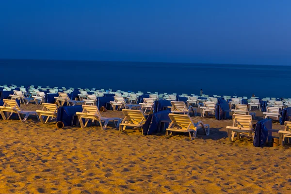 Alanya - Praia de Cleópatra. Alanya é uma das estâncias balneares mais populares da Turquia — Fotografia de Stock