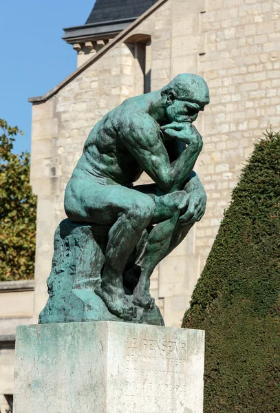 De denker in Rodin Museum in Parijs — Stockfoto