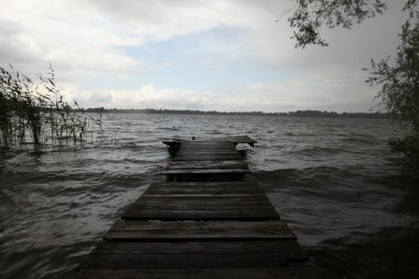 Gölde eski ahşap iskele