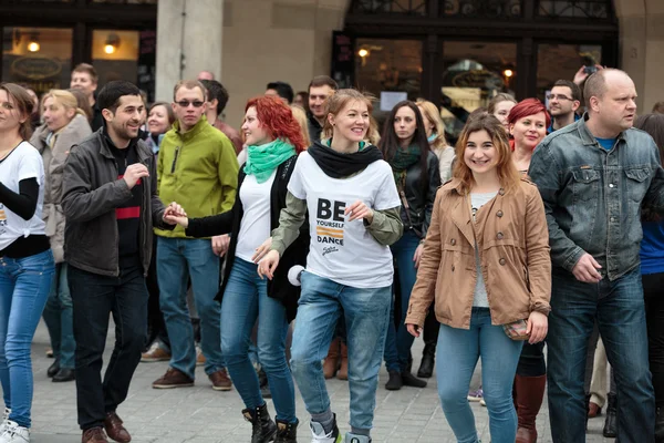 The internasional Flashmob hari rueda de Casino — Stok Foto