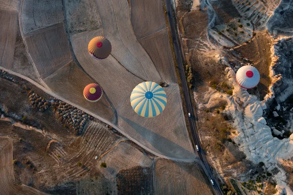 Cappadocia, Turchia.La più grande attrazione turistica della Cappadocia, il volo con il palloncino all'alba — Foto Stock