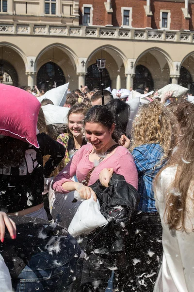 International pillow fight — Stock Photo, Image