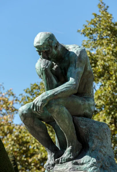 The Thinker in Rodin Museum in Paris — Stock Photo, Image