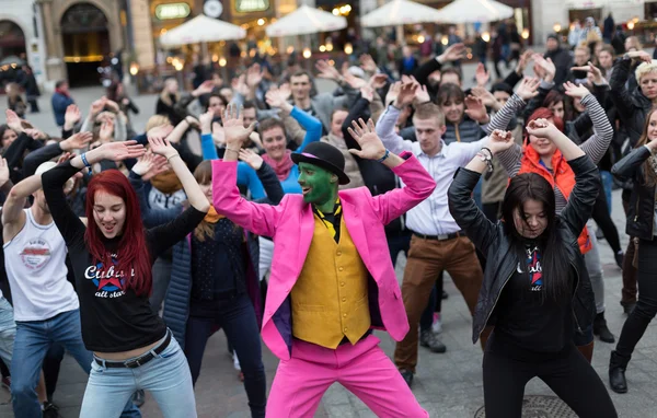 Der internationale Flashmob-Tag der rueda de casino — Stockfoto