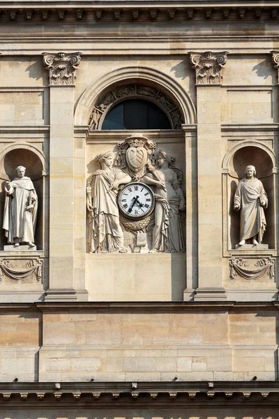 Фрагмент фасада Капеллы Сорбонны в Париже, Франция — стоковое фото