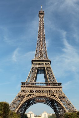 Eyfel Kulesi - Paris'in en ünlü sembolü