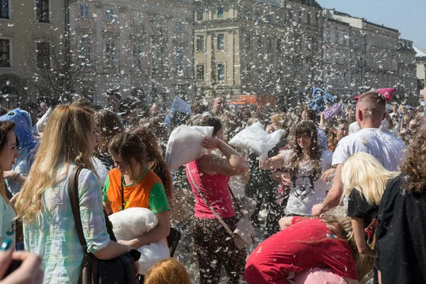 International pillow fight — Stock Photo, Image