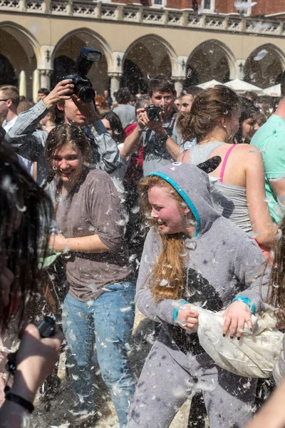 International pillow fight — Stock Photo, Image