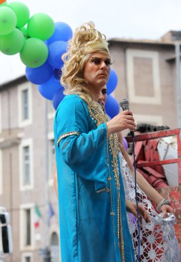 Roma popüler bir gurur kutlama - Roma Gay Pride barındırır.