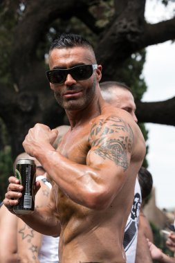 Roma Eşcinsel gurur