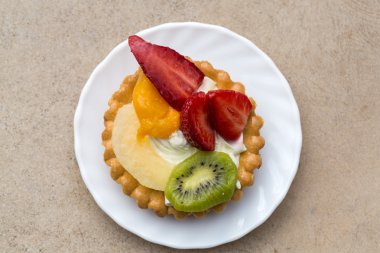 Tatlı kek meyve ile yakın çekim