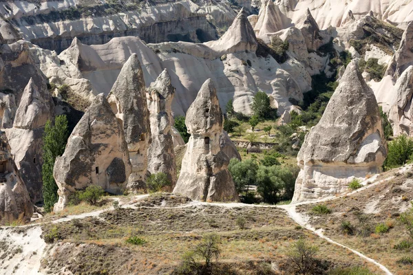 Liefde vallei in Goreme nationaal park. Cappadocië, Turkije — Stockfoto