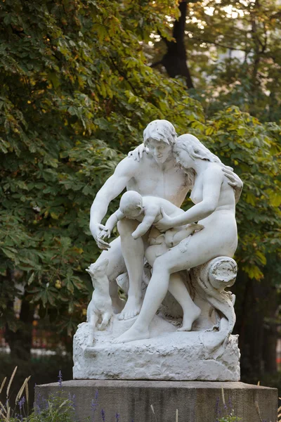 Statue im luxemburgischen Garten des luxemburgischen Palastes, Paris, Frankreich — Stockfoto