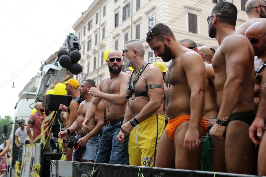 GAY VERBANIA ESCORT LUSSO PADOVA Cerco gay a padova annunci sesso toscana