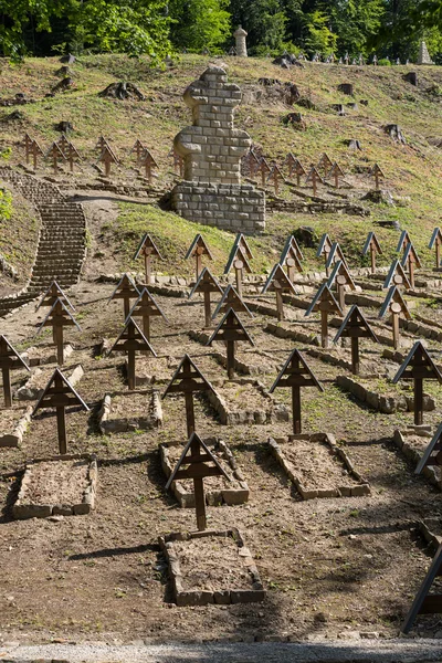 Der alte Soldatenfriedhof aus dem Ersten Weltkrieg in luzna pustki - Schlacht der Gorlice - Polen — Stockfoto