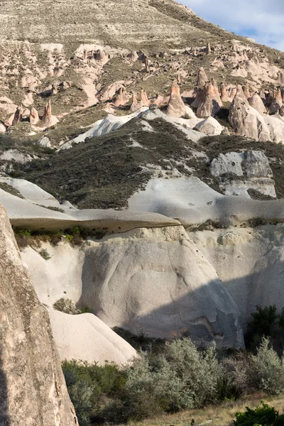 Des formations rocheuses dans le parc national de Goreme. Cappadoce, Turquie — Photo