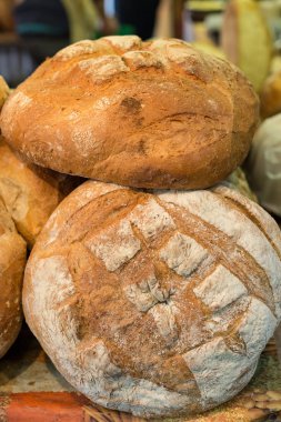 Rustik ekmek geleneksel kavrulmuş somun.