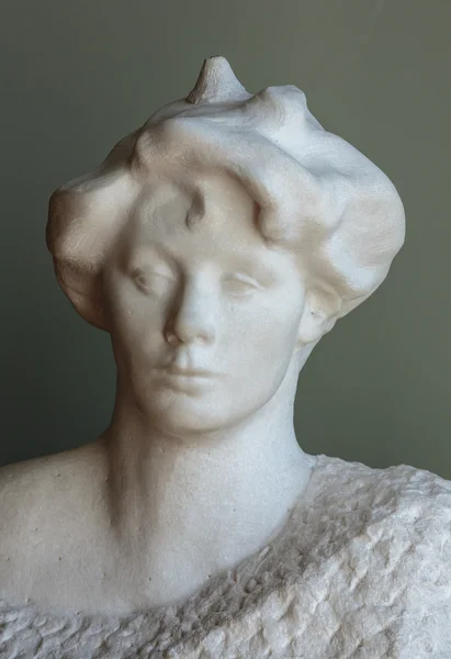 Статуя в музее Родена в Париже — стоковое фото
