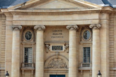 Paris Üniversitesi-Hukuk Fakültesi Pantheon yakınındaki. Paris. Fransa