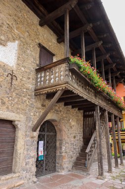 Pieve di Cadore, İtalya - 6 Eylül 2024: Ressam Titian / Tiziano Vecellio 'nun doğum yeri Pieve di Cadore, Dolomites, Ital