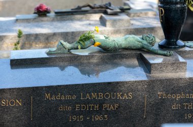 Edith Piaf mezar Pere-Lachaise mezarlığı, Paris, Fransa