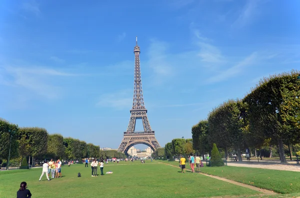 Eiffelturm - das berühmteste symbol von paris — Stockfoto