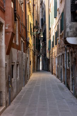 Venedik, İtalya - 6 Eylül 2022: Castello Bölgesi veya Sestiere Castello. İtalya 'nın Venedik' in en büyük ve en eski bölgelerinden biri.,