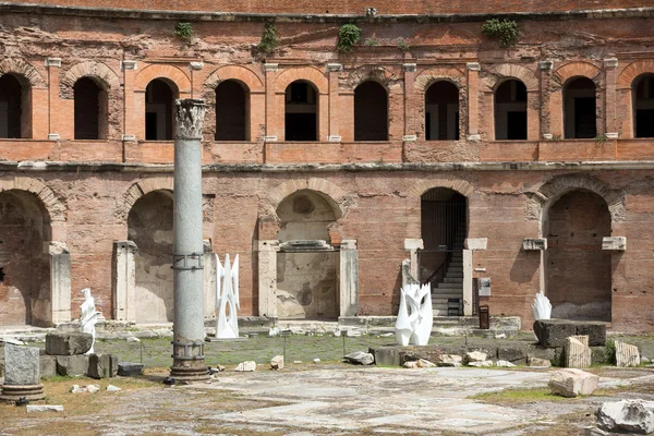 As ruínas do Mercado de Trajano (Mercati di Traiano) em Roma. Itália — Fotografia de Stock