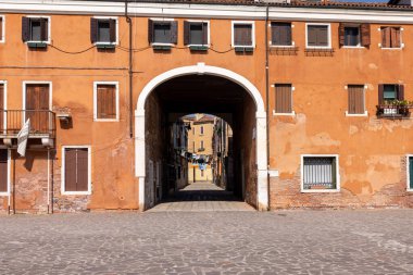 Venedik, İtalya - 6 Eylül 2022: Castello Bölgesi veya Sestiere Castello. İtalya 'nın Venedik' in en büyük ve en eski bölgelerinden biri.,