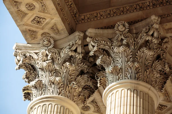 Classical columns at the front of the pantheon in Paris — Stock Photo, Image