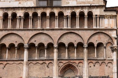 Ferrara Katedrali 'nin yan duvarı, Basilica Cattedrale di San Giorgio, Ferrara, İtalya