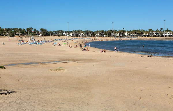 Strand in caleta de fuste, fuerteventura Spanje — Stockfoto