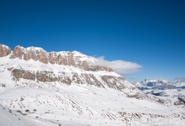 Dolomites Alps - Val Gardena Sella grubunda bakan. İtalya