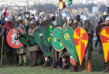 Kimliği belirsiz Rekawka - Lehçe geleneği, katılımcıların Paskalya sonra Salı günü Krakow kutladı.