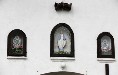 Mucharz Cracow yakınındaki eski Wayside tapınak. Polonya