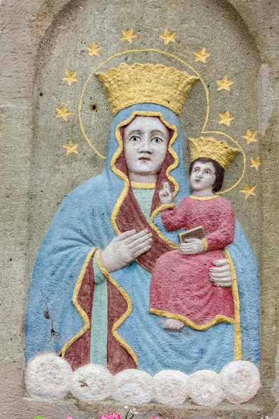 Stary Wayside shrine w Mucharz koło Krakowa. Polska — Zdjęcie stockowe