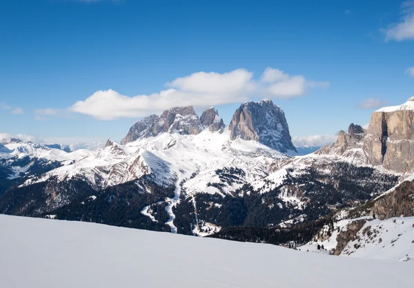 Alpes Dolomitas - con vistas al grupo Sella en Val Gardena. Italia — Foto de Stock