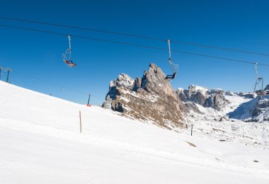 Dolomites Alps - Val Gardena Sella grubunda bakan. İtalya
