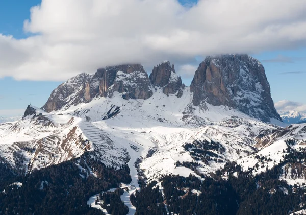 Alpy Dolomity - výhled na skupinu Sella ve Val Gardeně. Itálie — Stock fotografie