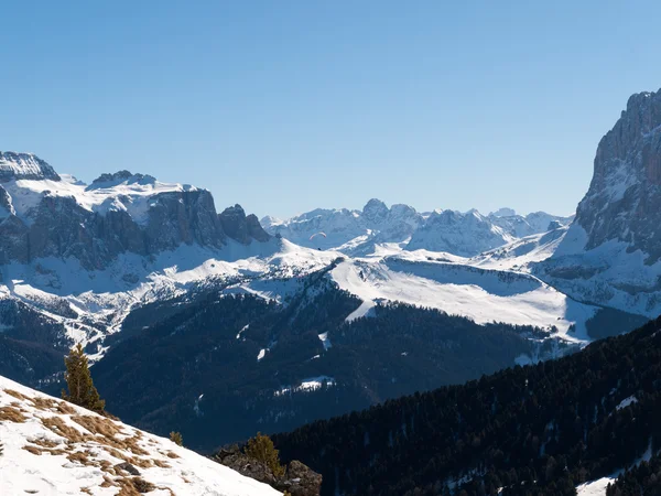 Alpy Dolomity - výhled na skupinu Sella ve Val Gardeně. Itálie — Stock fotografie