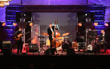 Adam Kawonczyk Quartet